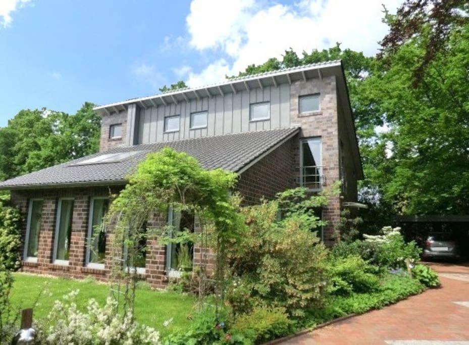 אאוריך Unser Traumhaus Mit Wunderschoenem Garten מראה חיצוני תמונה